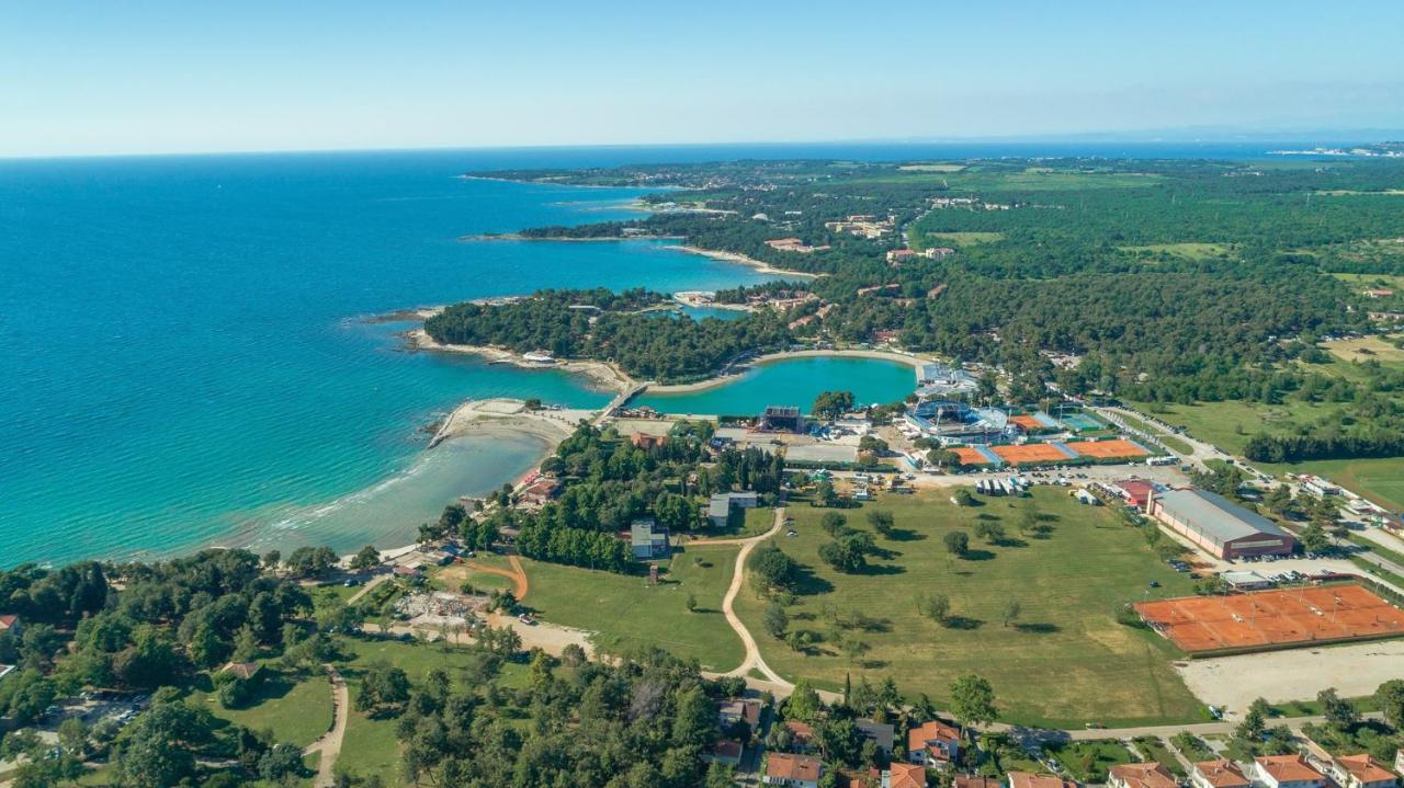 Apartment Melarnian Near The Beach In Umag Exterior photo